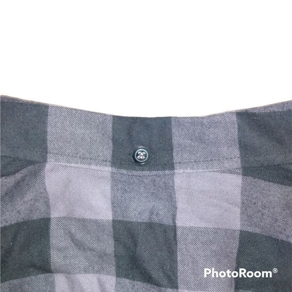 Eliot Purple And Black Button Up Flannel 💜🖤👀 !! - Picture 9 of 11